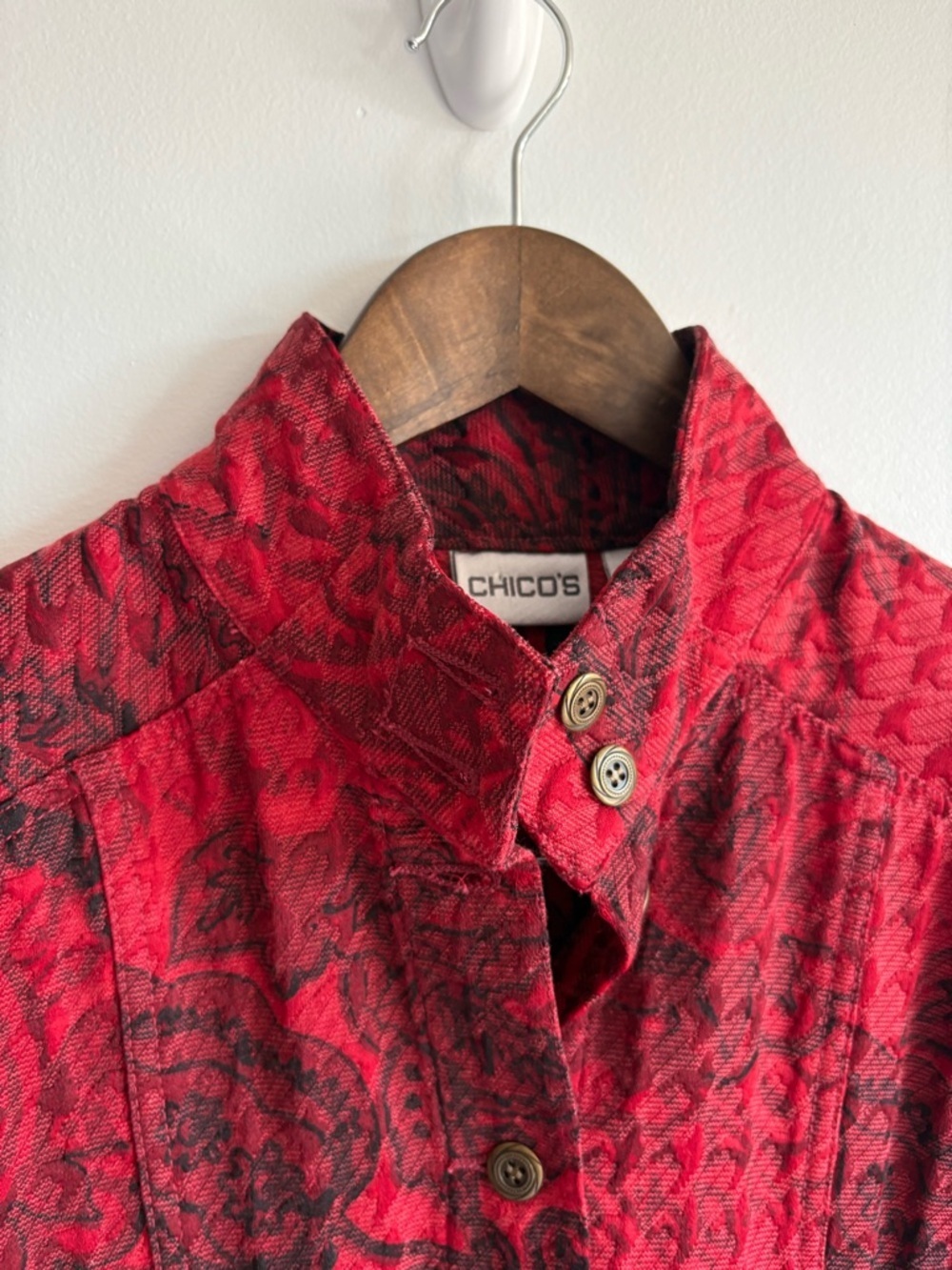 Chico’s Red Black Jacquard Jacket Size 1 (M) Textured Button Front Blazer - Picture 7 of 8